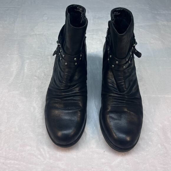 Yuu Marshey Black Side Zip Boots Women's Size 7W Ankle Boot (0019) - Picture 1 of 5